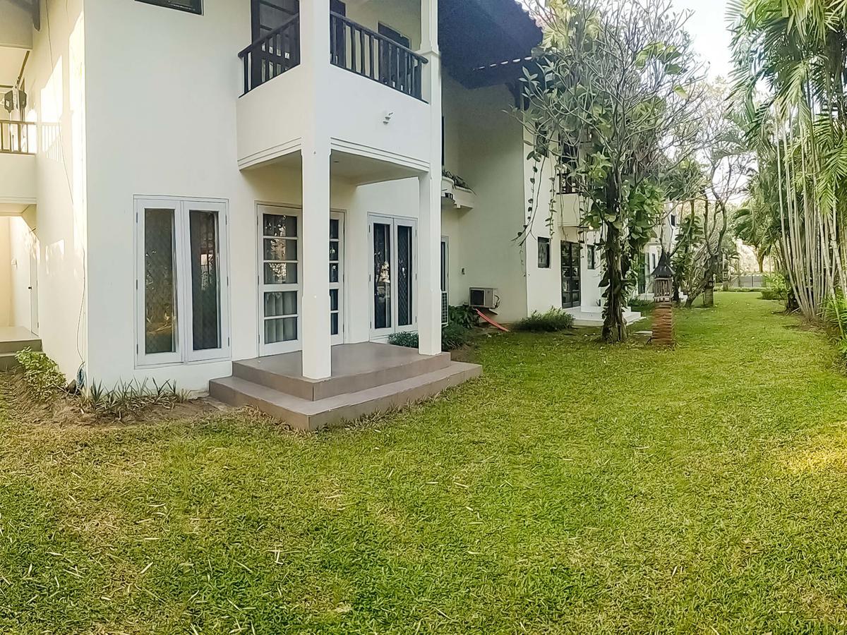 Whiz Prime Hotel Darmo Harapan Surabaja Exteriér fotografie