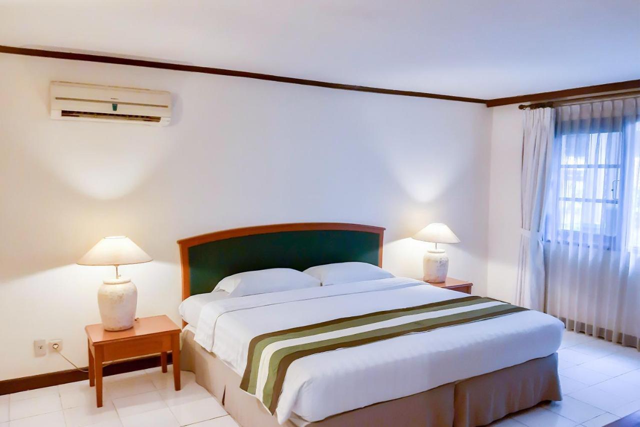 Whiz Prime Hotel Darmo Harapan Surabaja Pokoj fotografie