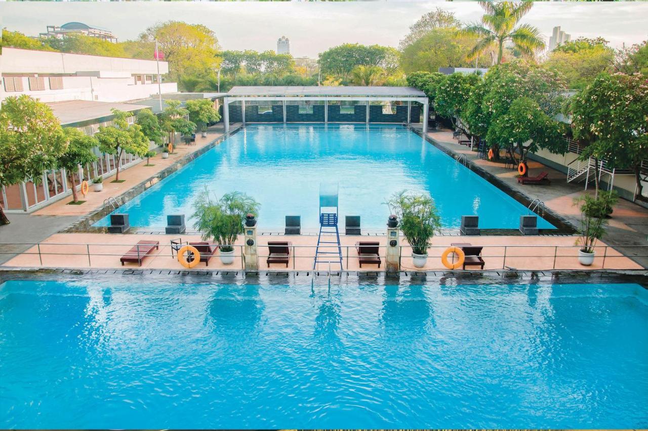 Whiz Prime Hotel Darmo Harapan Surabaja Exteriér fotografie