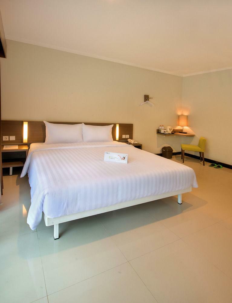 Whiz Prime Hotel Darmo Harapan Surabaja Exteriér fotografie